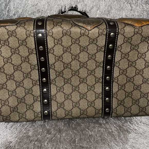 Vintage Gucci monogram Preloved in great condition the hearts do have some wear - Picture 11 of 14